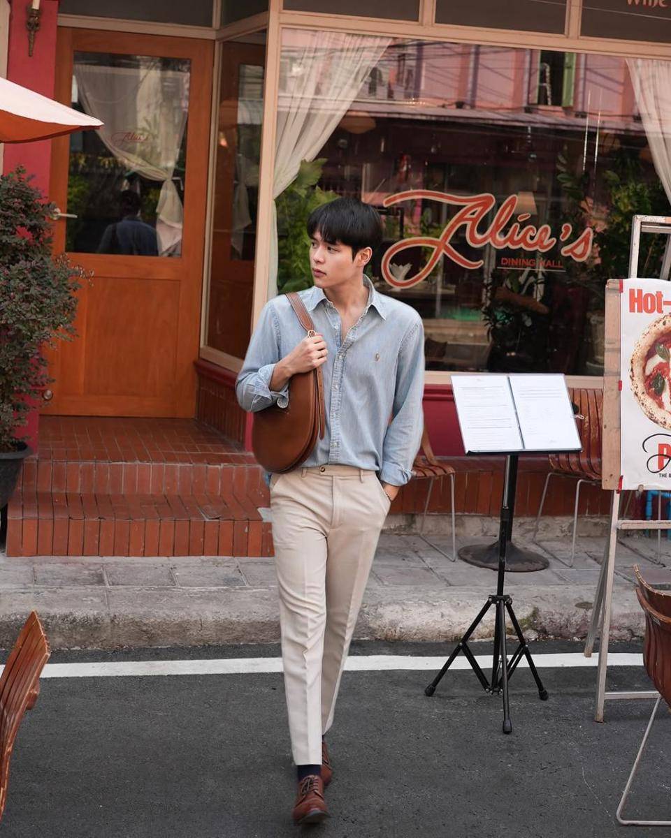smart casual outfit ala Poon Mitpakdee (instagram.com/poon_mit12)
