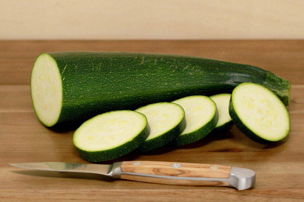 Potret zucchini segar 