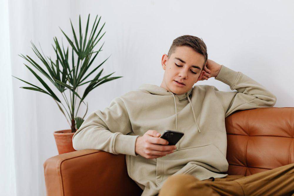 Gen Z dengan Gadget. (Pexels.com/Kaboompics)