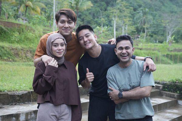7 Potret Boy William Main ke Kampung Halaman Lesti Kejora