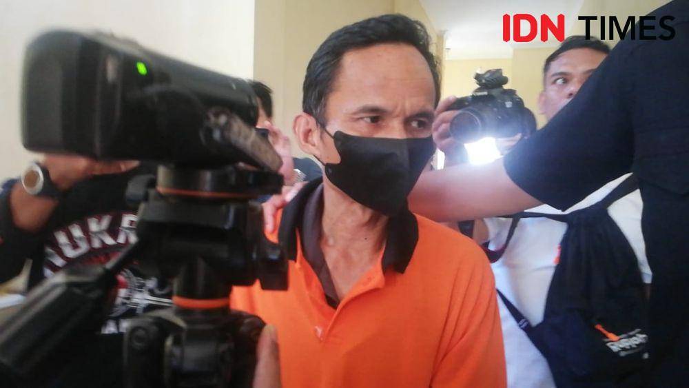 Tersangka AF atau Walid Lombok ditahan Satreskrim Polresta Mataram. (IDN Times/Muhammad Nasir)
