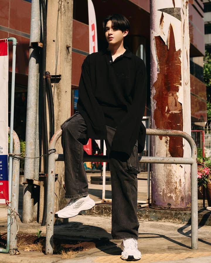 styling celana cargo ala Chokun Puttipong (instagram.com/chokunz_jkz)