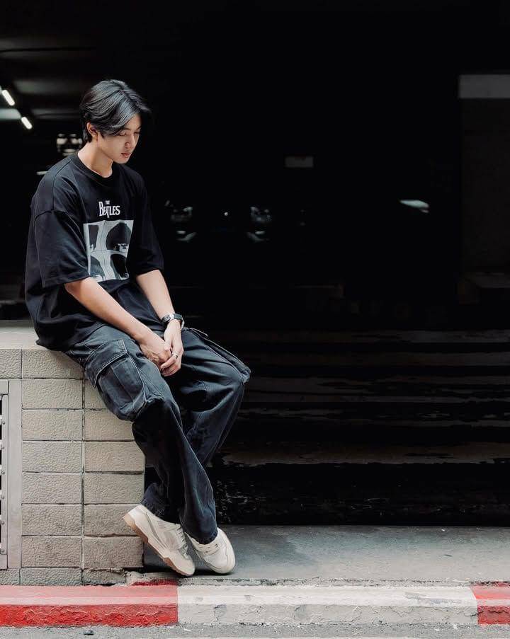 styling celana cargo ala Chokun Puttipong (instagram.com/chokunz_jkz)