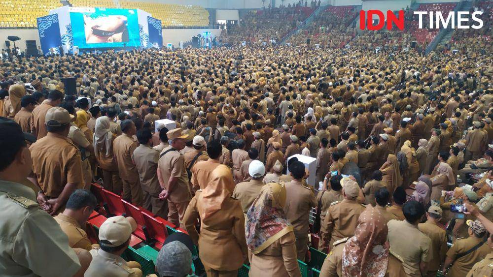 Ribuan kades se-Jateng ikuti pembekalan gerakan anti korupsi di GOR Jatidiri Semarang. (IDN Times/Fariz Fardianto)