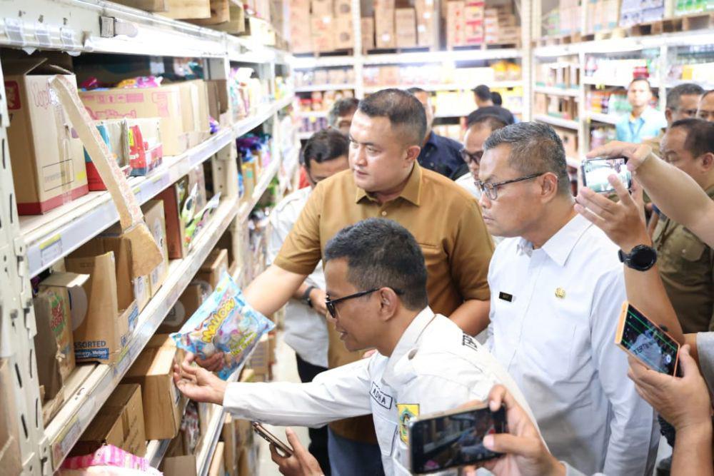 Grosir Disidak soal Produk Mengandung Babi di Bogor, 11 Toko Menyusul