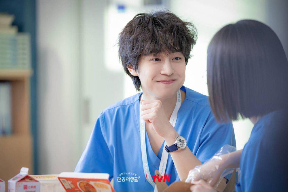 7 Sikap Altruis Um Jae Il pada Rekannya di Resident Playbook