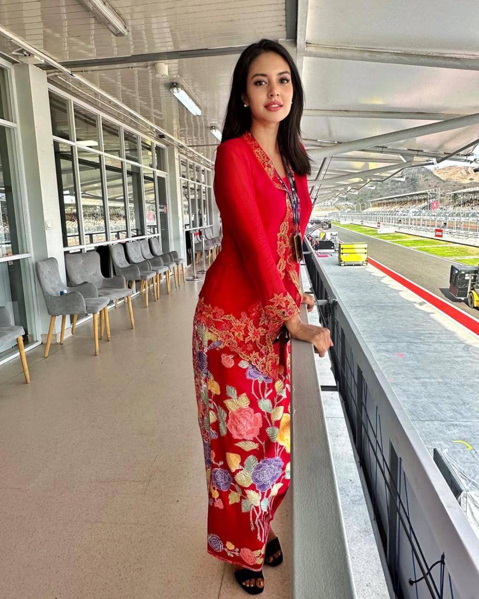 inspirasi gaya etnik ala Aurelie Moeremans (instagram.com/aurelie)