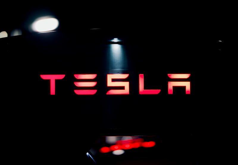 Tesla Batasi Gugatan Pemegang Saham di Bawah 3 Persen