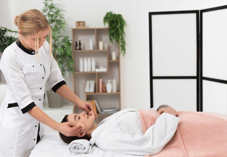 ilustrasi pergi ke spa (freepik.com/freepik)