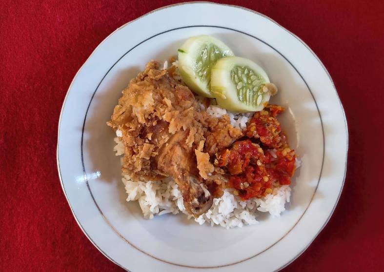 Potret ayam geprek