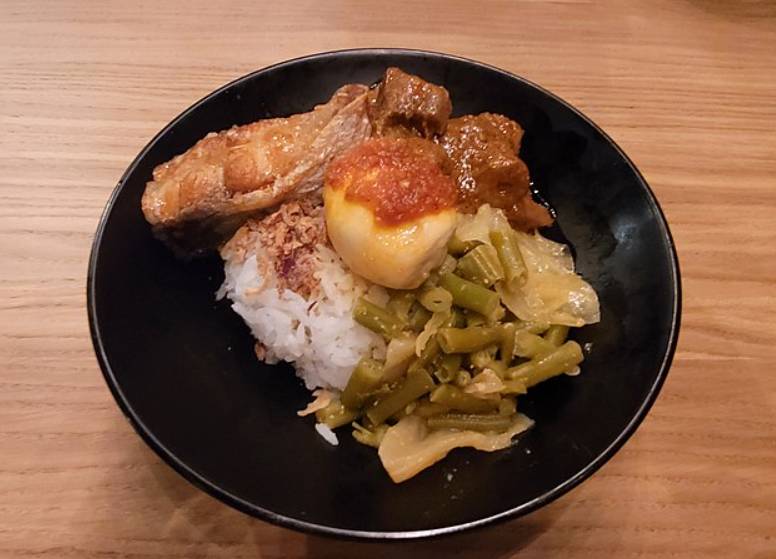 potret nasi padang (commons.wikimedia.org/Misaochan2)