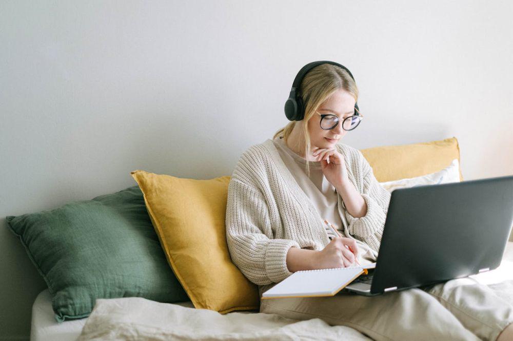 5 Skill Digital Ini Bikin Gen Z Cuan Besar Meski Kerja dari Rumah