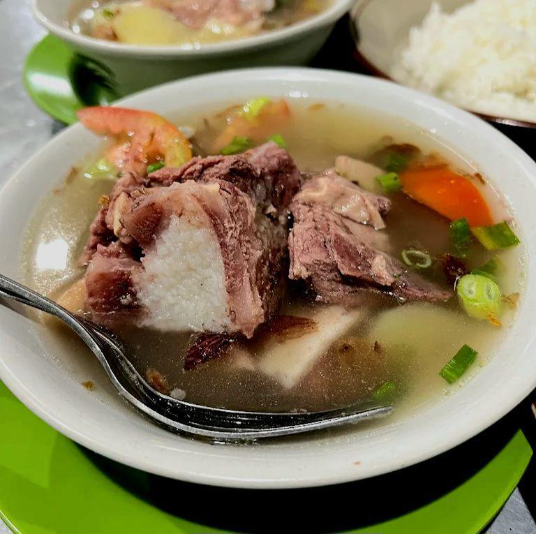 5 Rekomendasi Sop Iga Enak di Jakarta untuk Kulineran Malam