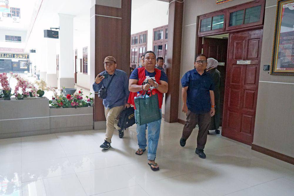 Buronan kasus penipuan, Hadly Hasyim Masyhuri Munte ditangkap Kejaksaan Tinggi Sumatra Utara. (Dok: Kejati Sumut)