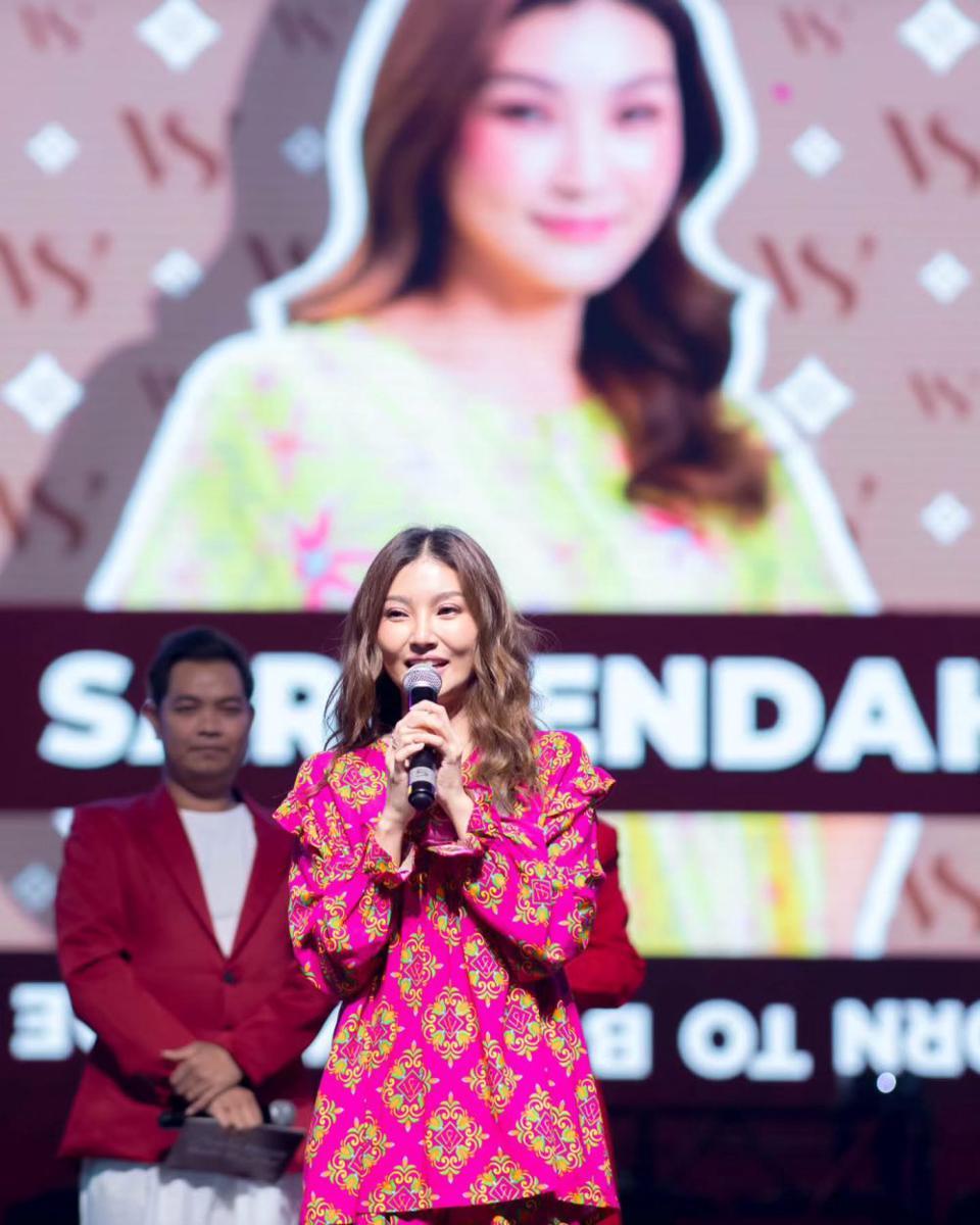 artis jadi muse daster Sarwendah (Instagram.com/sarwendah29)