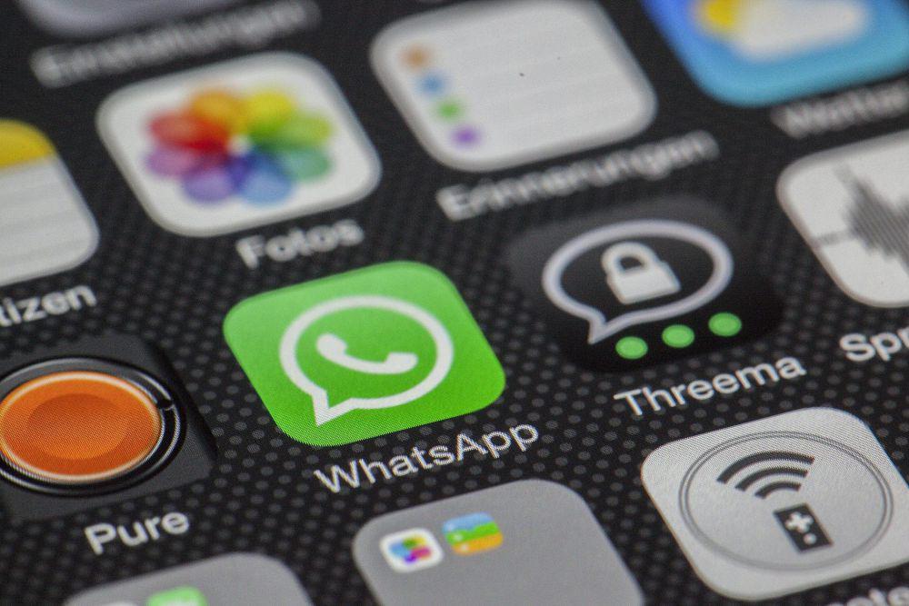 ilustrasi aplikasi whatsapp di handphone (pexels.com/Pixabay)
