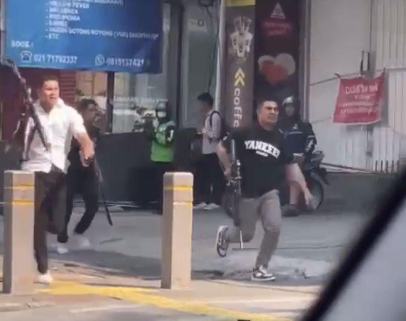 Bentrok Rebutan Lahan di Kemang: 25 Ditangkap, 9 Tersangka