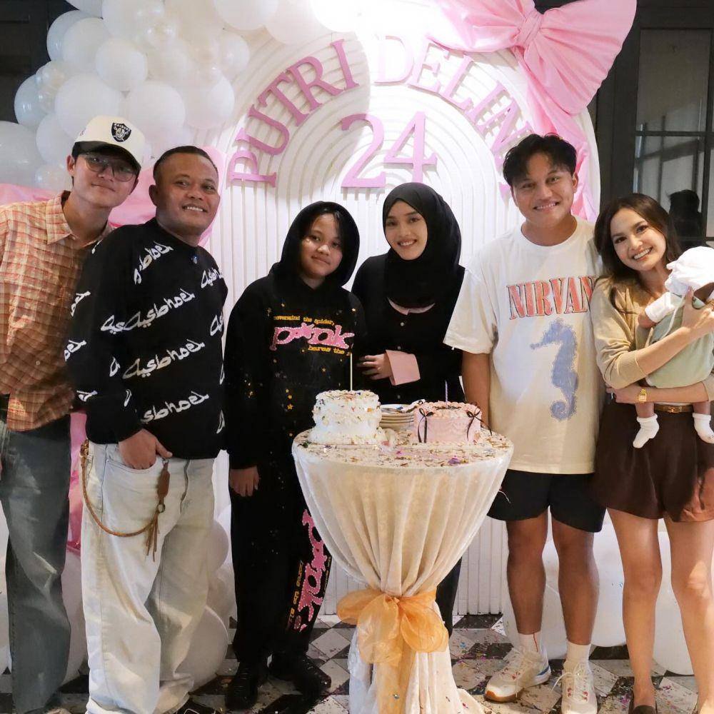 ulang tahun Putri Delina (Instagram.com/putridelinaa)