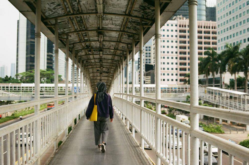 ilustrasi jalan sore (unsplash.com/Denissa Devy)