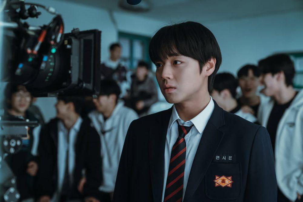 7 Cara Yeon Si Eun Kalahkan Na Baek Jin di Weak Hero Class 2