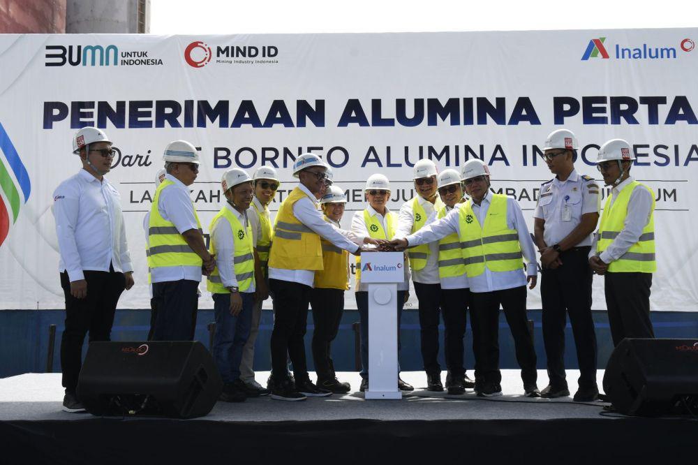 Inalum Terima 21.467 MT Alumina Perdana dari SGAR Mempawah
