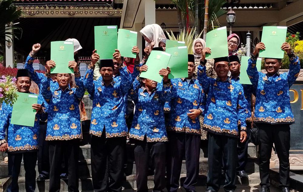 Cerita Perjuangan Honorer Magetan Diangkat ASN Jelang Pensiun