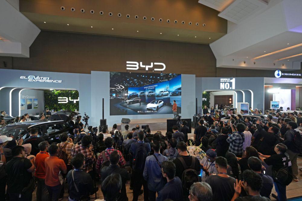 BYD dan Denza Bawa Semua Lini Produknya di PEVS 2025