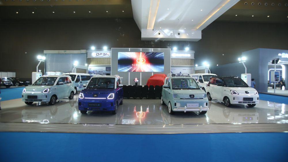 DFSK dan Seres Banjir Promo di PEVS 2025