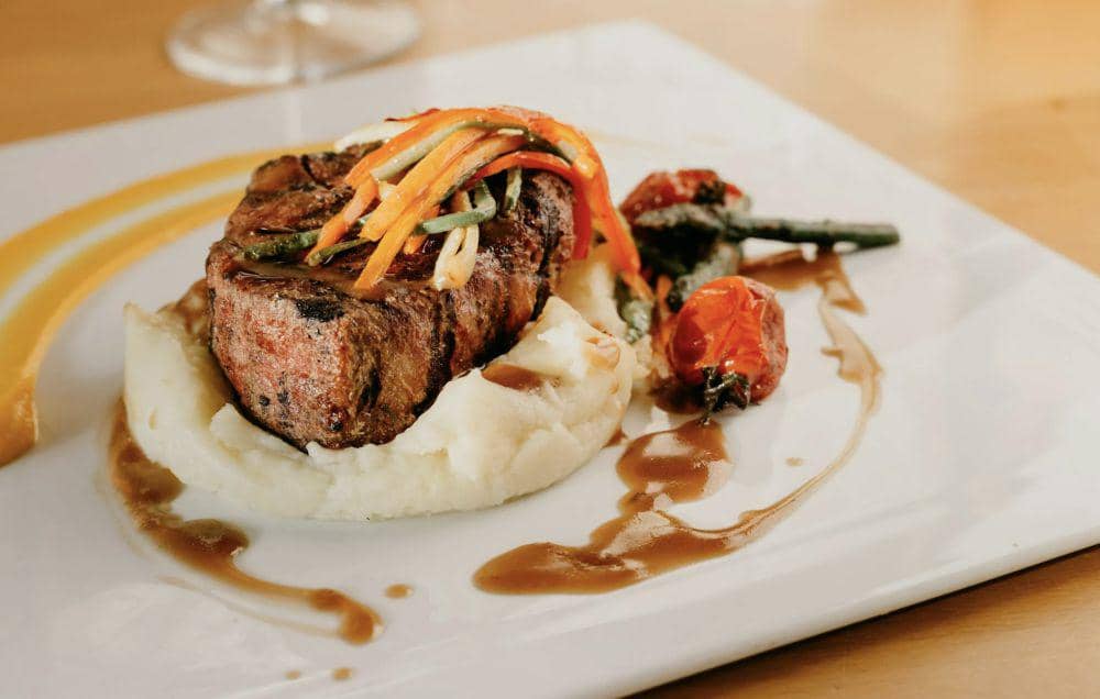 ilustrasi plating (pexels.com/Taha Samet Arslan)