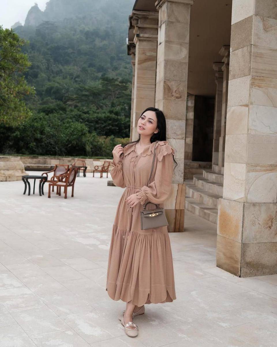 inspirasi dress ala Rachel Vennya (instagram.com/rachelvennya)