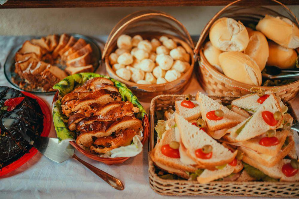 9 Kata Pengganti Enak untuk Deskripsikan Rasa Masakan!