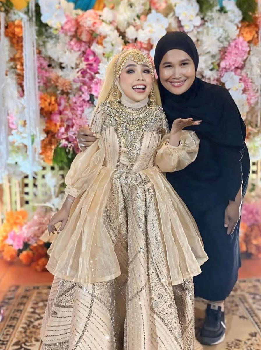 Pertunangan Lolly Unyu (instagram.com/olisherawati)