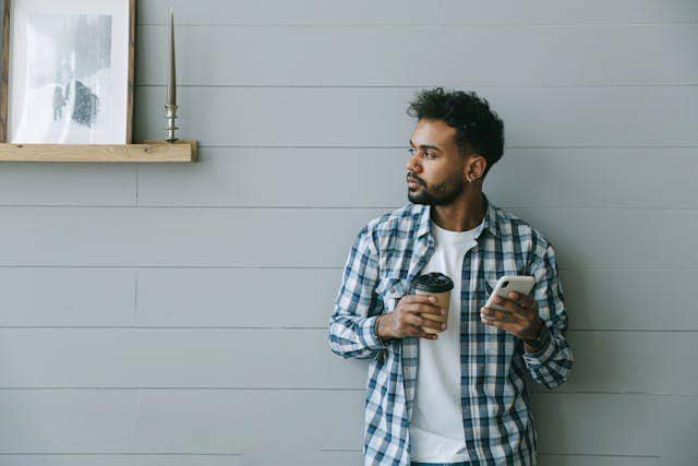 Ilustrasi seorang pria (Pexels.com/Ivan Samkov)