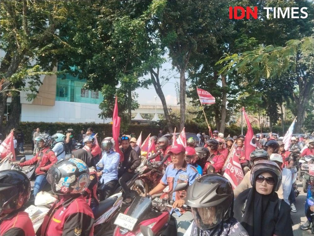 Daftar Tuntutan Buruh Aksi May Day di Kantor DPRD Sumsel