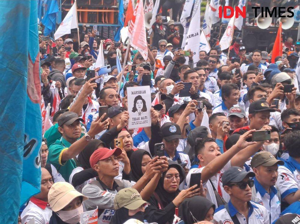 Peringatan May Day 2025 di Jatim. IDN Times/Ardiansyah Fajar.