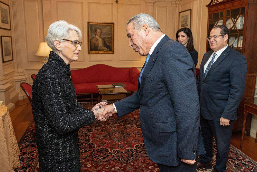 Mantan Wakil Menteri Luar Negeri AS, Wendy Sherman bertemu Wakil Presiden Otoritas Palestina, Hussein al-Sheikh. (U.S. Department of State from United States, Public domain, via Wikimedia Commons)