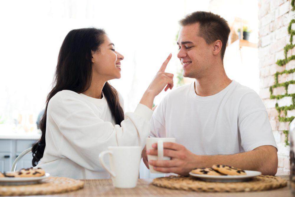 5 Zodiak dengan Love Language Words of Affirmation, Leo Suka Dipuji