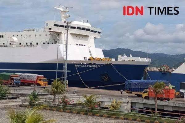 KM Mutiara Ferindo I. (IDN Times/Muhammad Nasir)