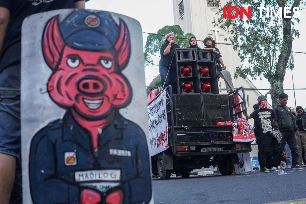 Diskriminasi Upah hingga PHK Massal Hantui Buruh Perempuan