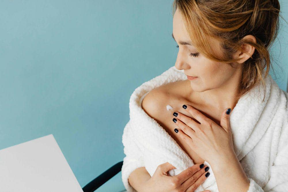 Body Lotion dengan Niacinamide Vs. Lotion Biasa, Apa Bedanya untuk Kulit?