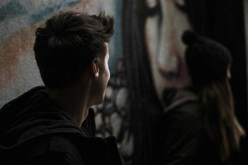 ilustrasi mengangumi seseorang dalam diam (pexels.com/Trinity Kubassek)