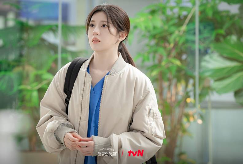 cuplikan drama Resident Playbook (dok. tvN/Resident Playbook)
