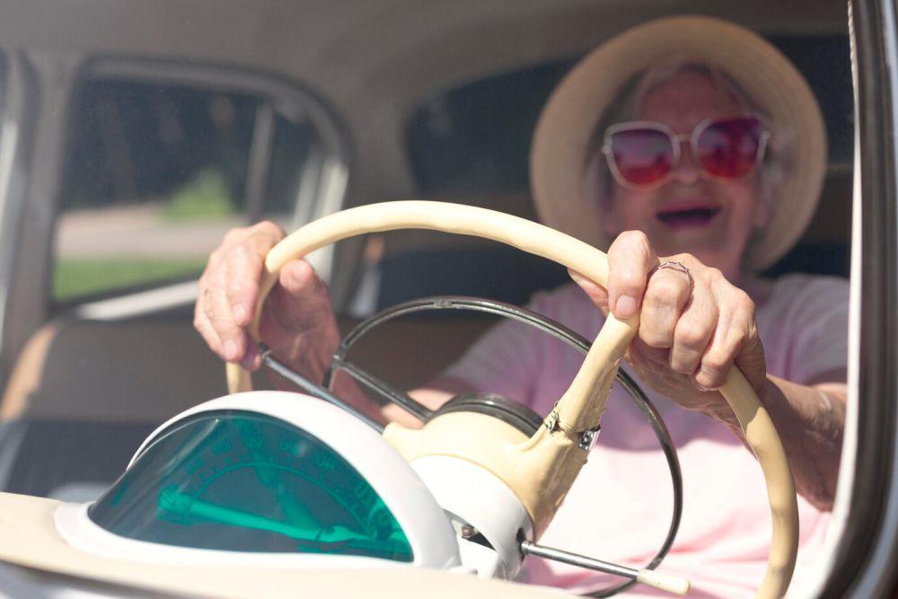 5 Tips Aman Naik Mobil Tua, Biar Gak Sport Jantung!
