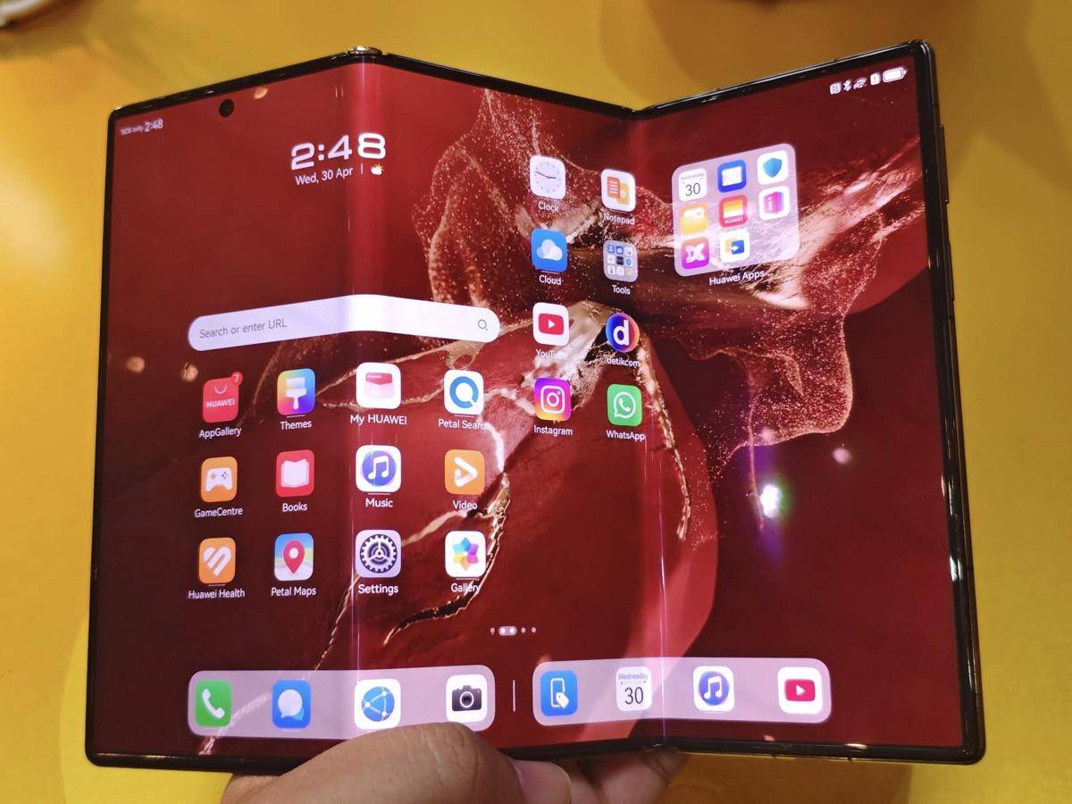 HUAWEI Mate XT