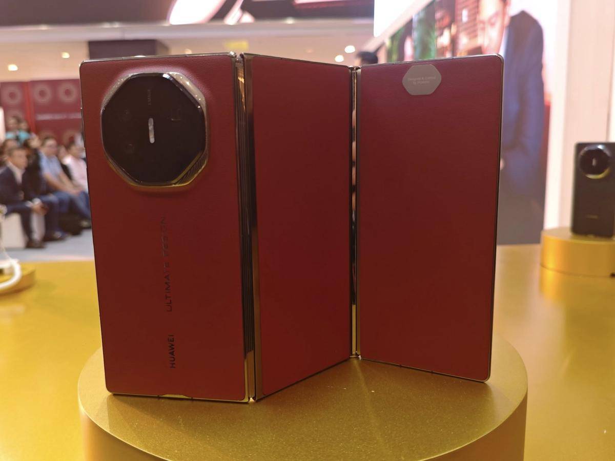 HUAWEI Mate XT