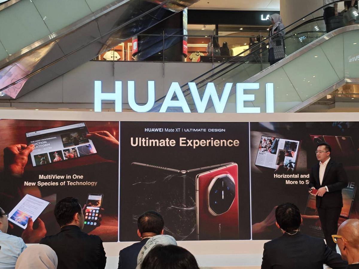 HUAWEI Mate XT
