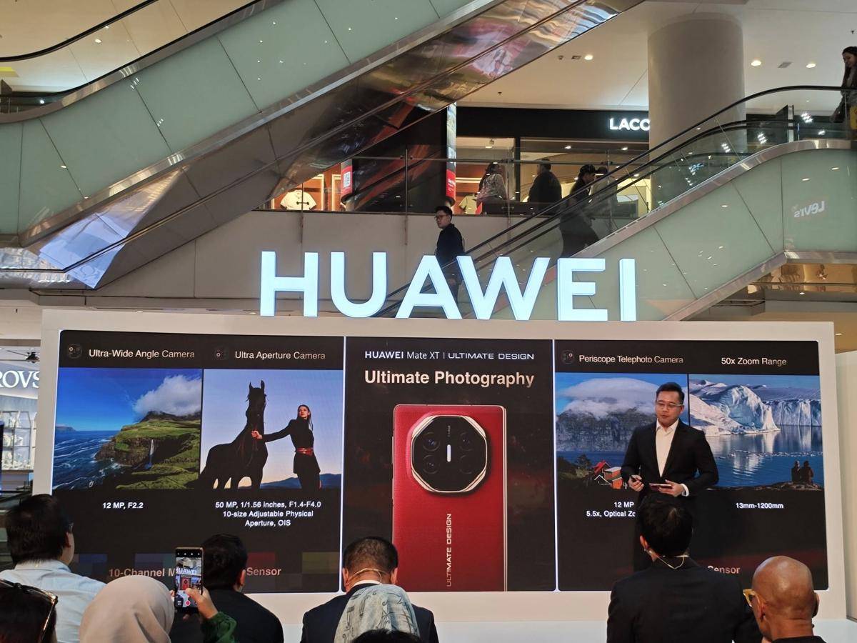 HUAWEI Mate XT