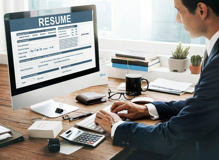 ilustrasi menekankan hal positif pada cv (freepik.com/rawpixel)