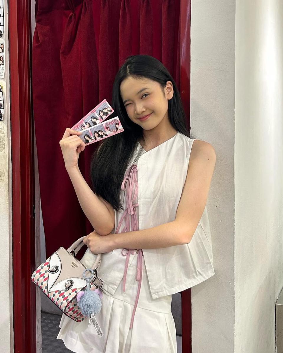 OOTD pakai skirt ala Ribka JKT48 (instagram.com/jkt48.ribka)