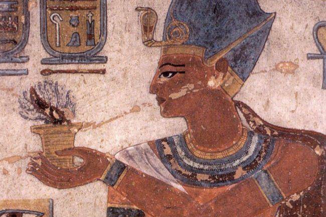 lukisan Ramses III yang mempersembahkan persembahan kemenyan di area pintu masuk (commons.wikimedia.org/Sinuhe20)
